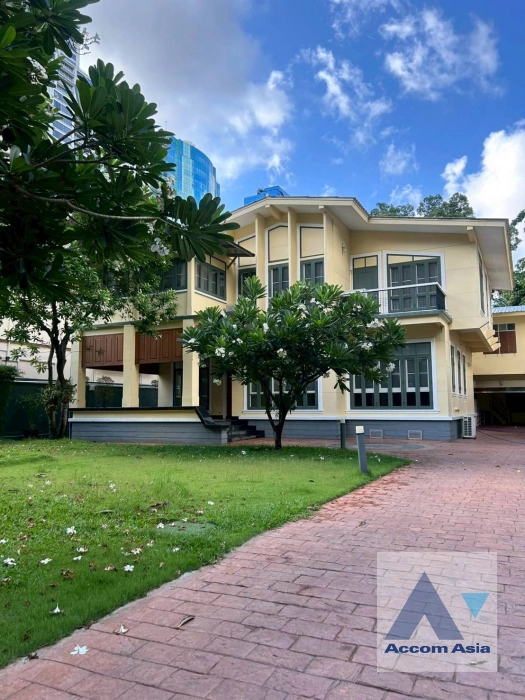 unit 3 Bedrooms  House For Rent in Sukhumvit, Bangkok  near BTS Asok (AA13475)