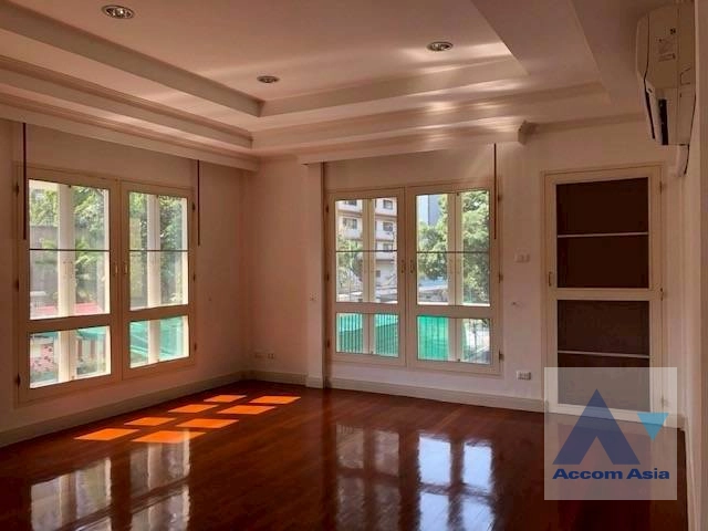 unit 3 Bedrooms  House For Rent in Sukhumvit, Bangkok  near BTS Asok (AA13475)