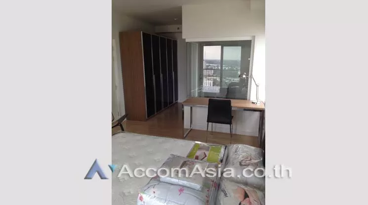  2 Bedrooms  Condominium For Rent in Sathorn, Bangkok  near BTS Chong Nonsi (AA13478)