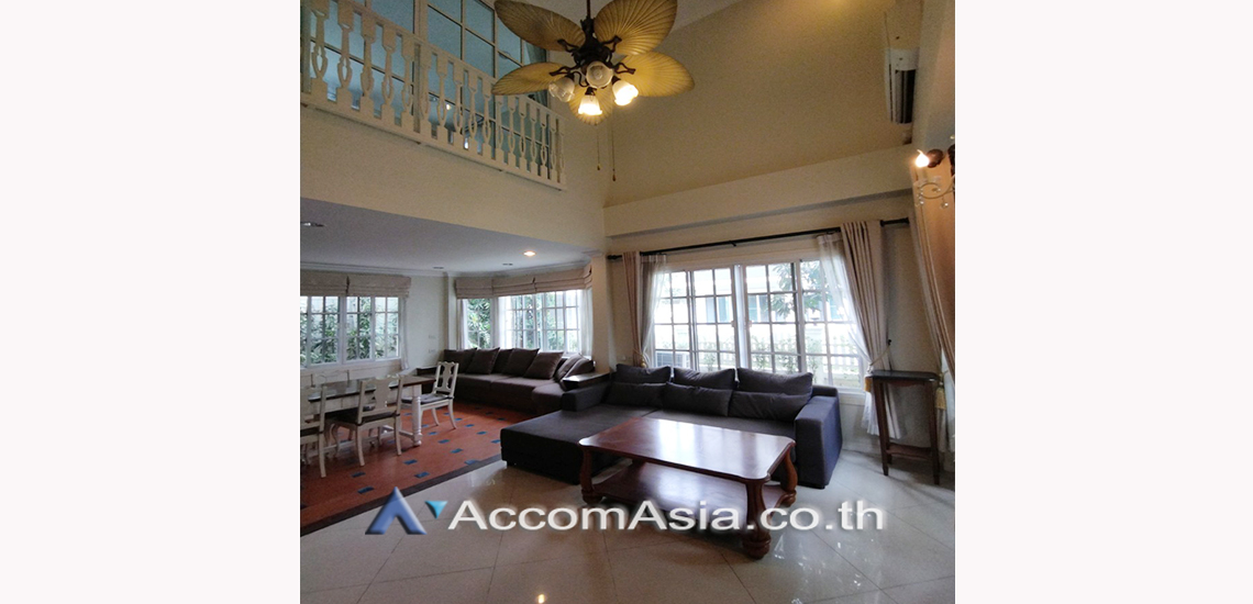 Pet friendly |  3 Bedrooms  House For Rent in Bangna, Bangkok  near BTS Bearing (AA13482)