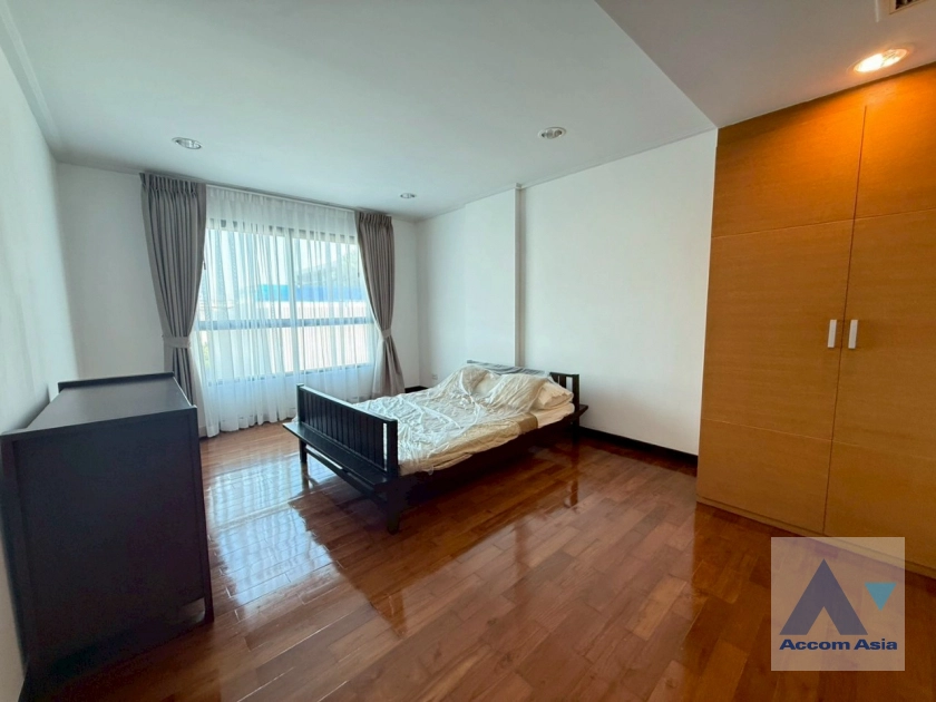 8  2 br Condominium For Rent in Sathorn ,Bangkok MRT Lumphini at The Lanai Sathorn AA13524