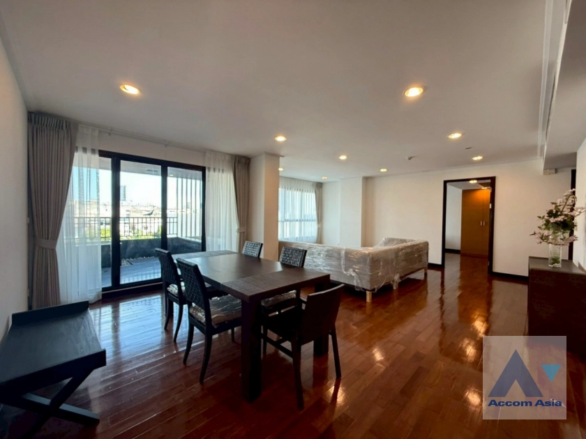  2  2 br Condominium For Rent in Sathorn ,Bangkok MRT Lumphini at The Lanai Sathorn AA13524