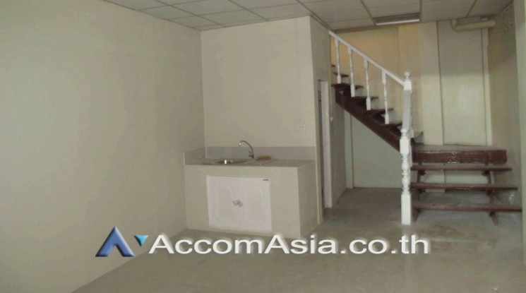 6  Warehouse For Rent in Ratchadaphisek ,Bangkok  AA13603