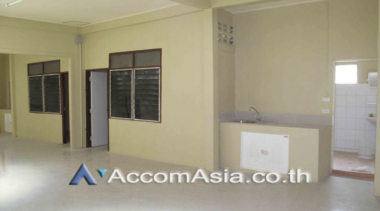 7  Warehouse For Rent in Ratchadaphisek ,Bangkok  AA13603