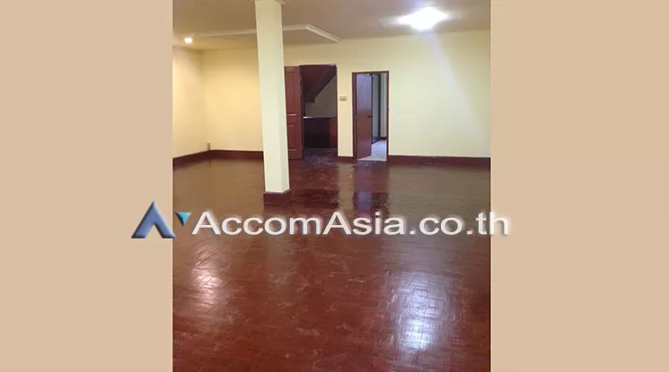  2  6 br Townhouse For Rent in Phaholyothin ,Bangkok BTS Victory Monument AA13672
