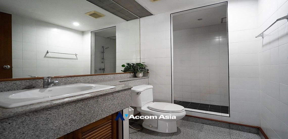 11  2 br Apartment For Rent in Sukhumvit ,Bangkok BTS Phrom Phong at Thai Colonial Style AA13678