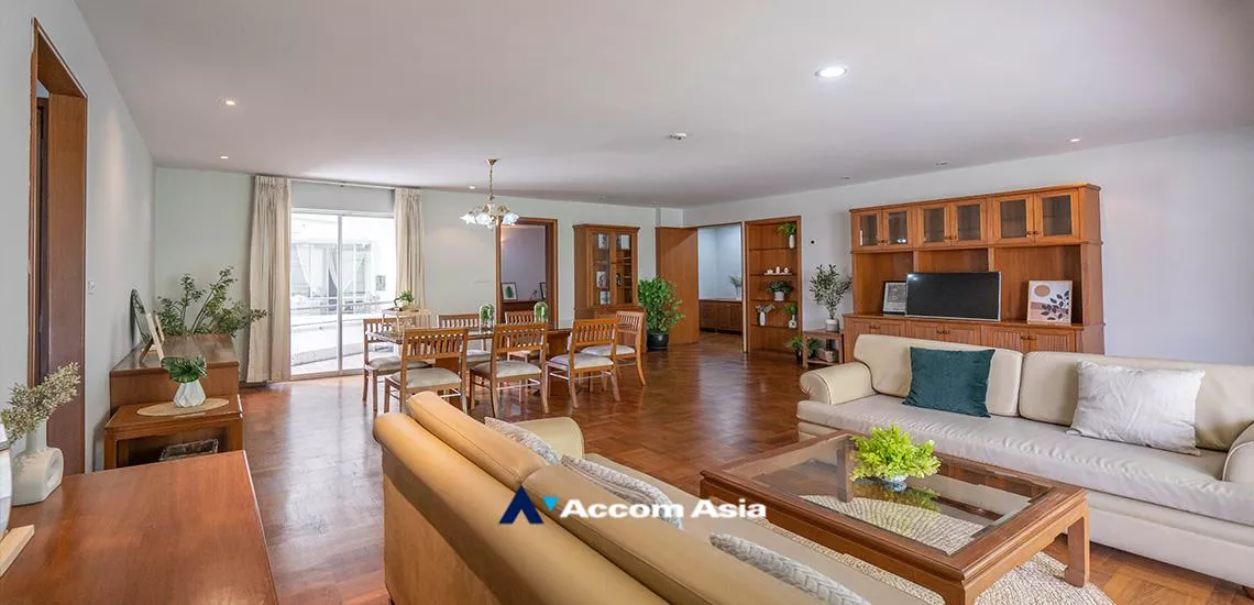  1  3 br Apartment For Rent in Sukhumvit ,Bangkok BTS Phrom Phong at Thai Colonial Style AA13679