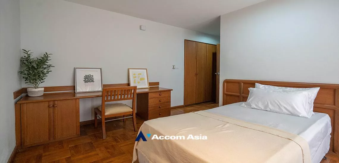 7  3 br Apartment For Rent in Sukhumvit ,Bangkok BTS Phrom Phong at Thai Colonial Style AA13679