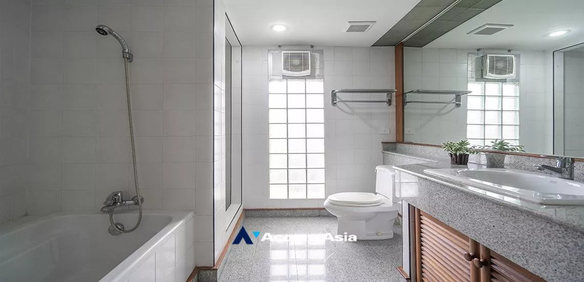 12  3 br Apartment For Rent in Sukhumvit ,Bangkok BTS Phrom Phong at Thai Colonial Style AA13679