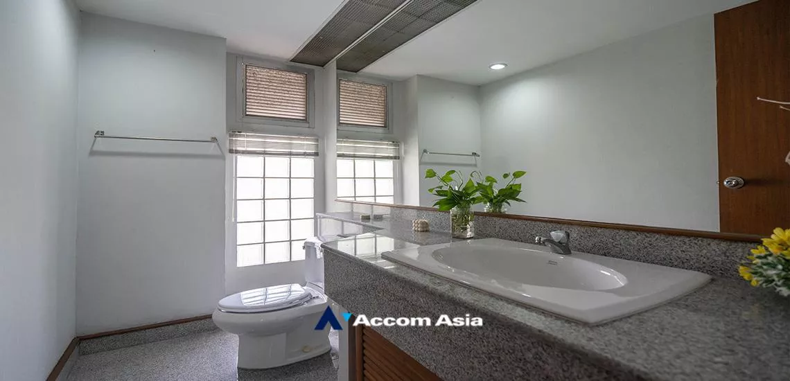 9  3 br Apartment For Rent in Sukhumvit ,Bangkok BTS Phrom Phong at Thai Colonial Style AA13679