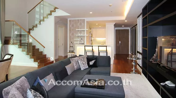  3 Bedrooms  Condominium For Rent in Sukhumvit, Bangkok  near BTS Phrom Phong (AA13700)