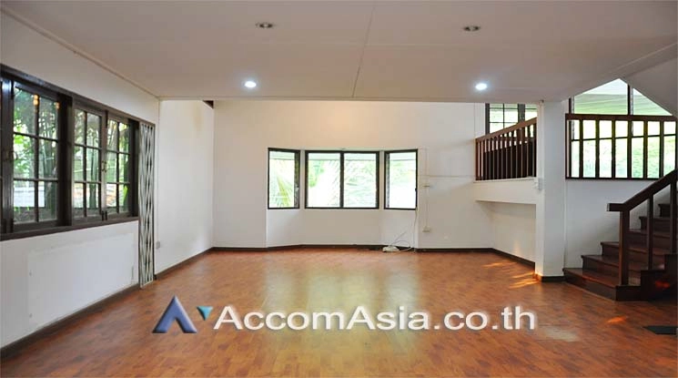 2  3 br House for rent and sale in Sukhumvit ,Bangkok BTS Ekkamai AA13724