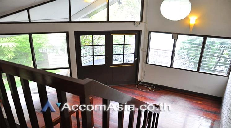 unitHome Office |  3 Bedrooms  House For Rent & Sale in Sukhumvit, Bangkok  near BTS Ekkamai (AA13724)