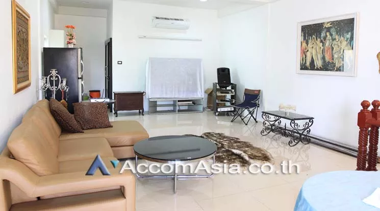 Home Office |  3 Bedrooms  Townhouse For Rent in Sukhumvit, Bangkok  near BTS Ekkamai (AA13728)