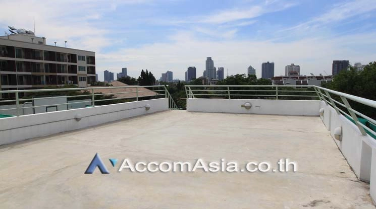 11  3 br Townhouse For Rent in Sukhumvit ,Bangkok BTS Ekkamai AA13728