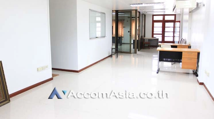 8  3 br Townhouse For Rent in Sukhumvit ,Bangkok BTS Ekkamai AA13728