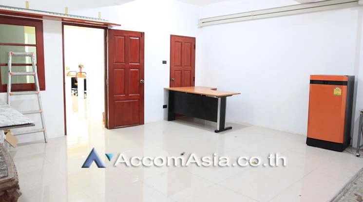 9  3 br Townhouse For Rent in Sukhumvit ,Bangkok BTS Ekkamai AA13728
