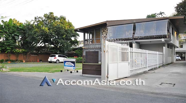  1  House for rent and sale in Sukhumvit ,Bangkok BTS Ekkamai AA13729