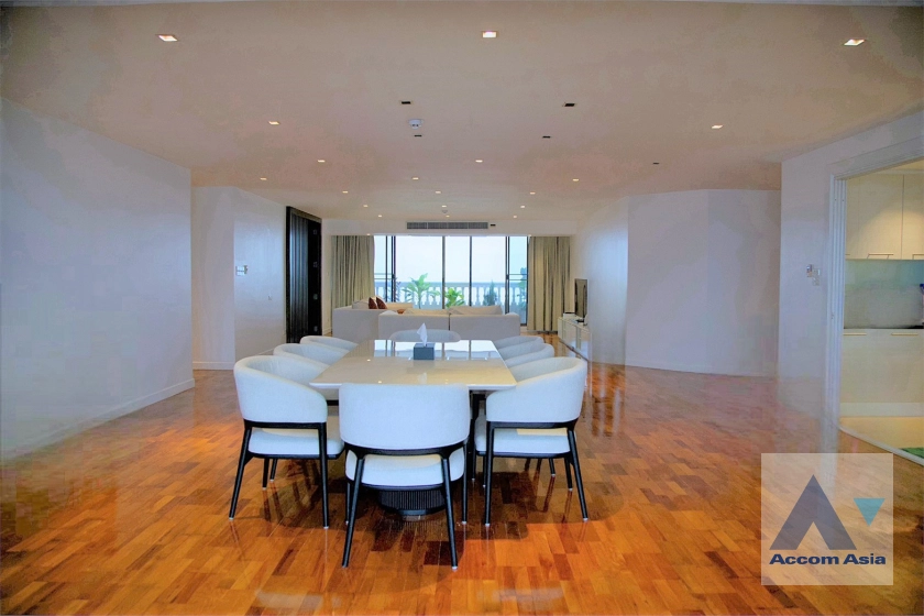 Big Balcony, Pet friendly |  Homely Atmosphere Apartment  4 Bedroom for Sale & Rent MRT Sukhumvit in Sukhumvit Bangkok