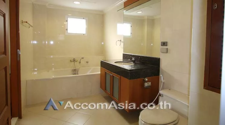 8  3 br Apartment For Rent in Sukhumvit ,Bangkok BTS Nana at Fully Furnished Suites AA13749