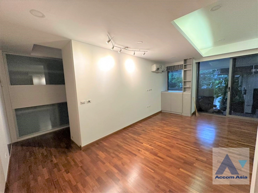 8  4 br Apartment For Rent in Sathorn ,Bangkok BTS Chong Nonsi at The Lush Greenery Residence AA13767