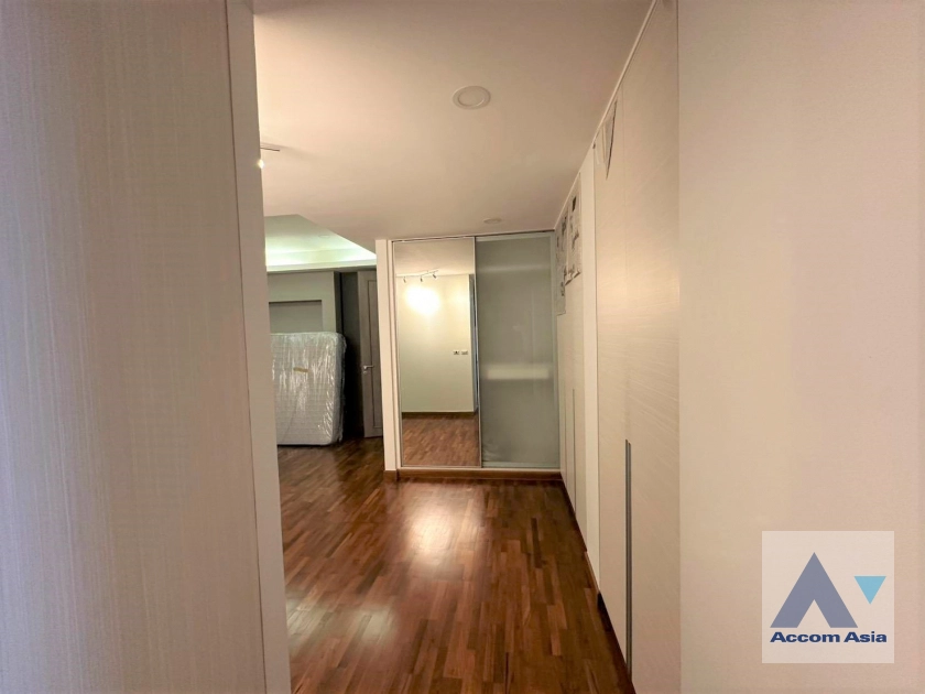 7  4 br Apartment For Rent in Sathorn ,Bangkok BTS Chong Nonsi at The Lush Greenery Residence AA13767