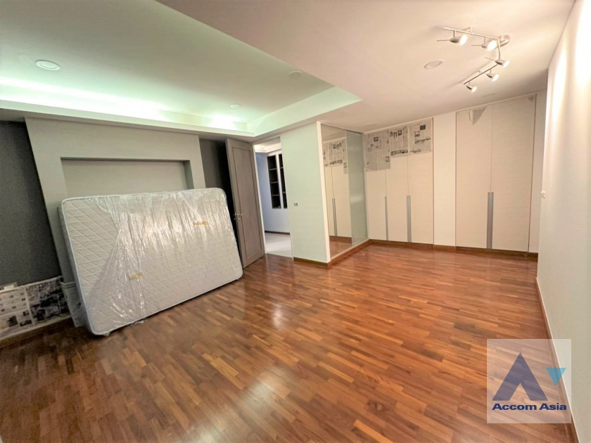 6  4 br Apartment For Rent in Sathorn ,Bangkok BTS Chong Nonsi at The Lush Greenery Residence AA13767