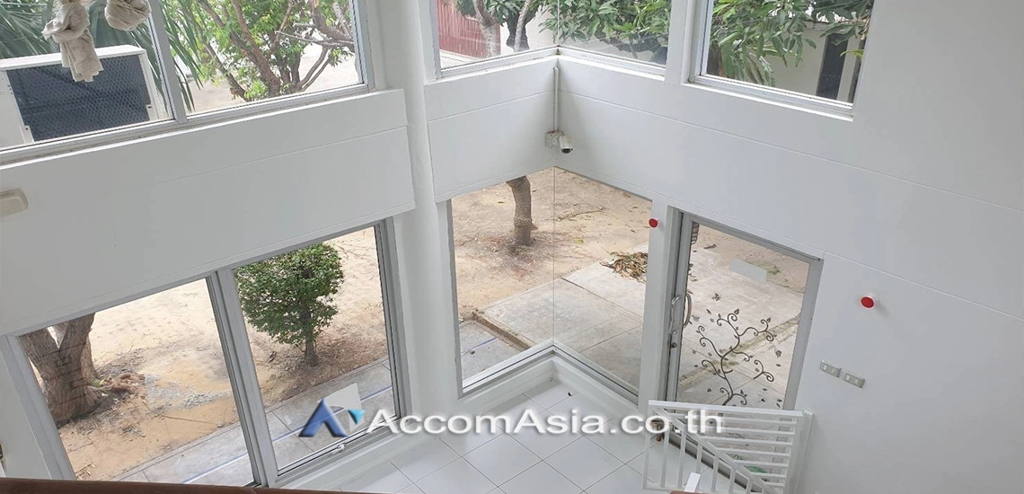 unitHome Office |  Spacious Single-Storey Home with Airy Garden View at Ekkamai, Sukhumvit (AA13872)