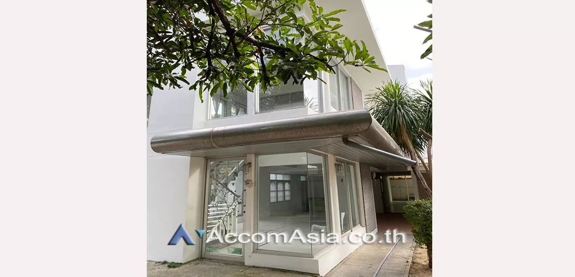  1  4 br House For Rent in sukhumvit ,Bangkok BTS Ekkamai AA13872
