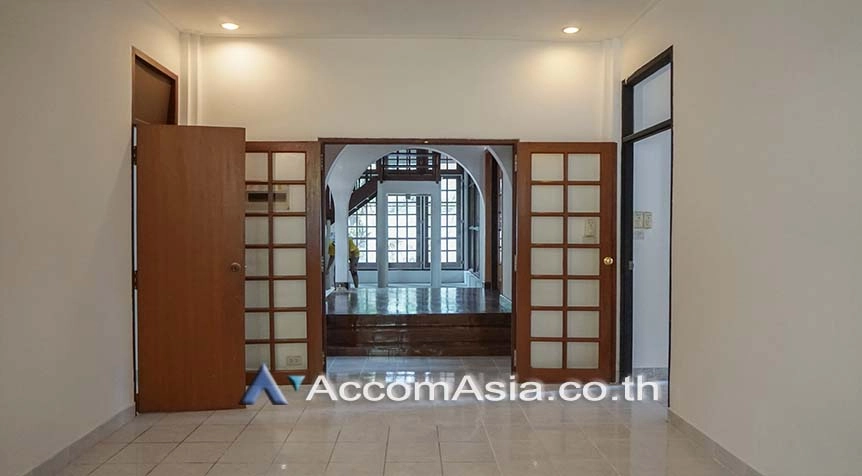 17  4 br House for rent and sale in Sathorn ,Bangkok BTS Chong Nonsi at Peaceful Compound 90447