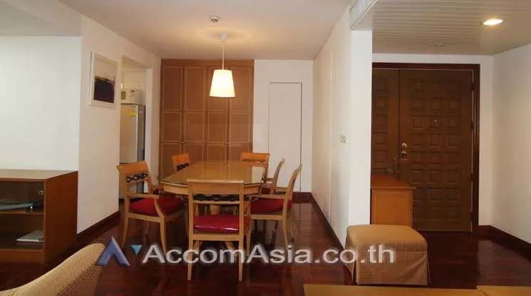unit 2 Bedrooms  Condominium For Rent in Ploenchit, Bangkok  near BTS Ratchadamri (AA13902)