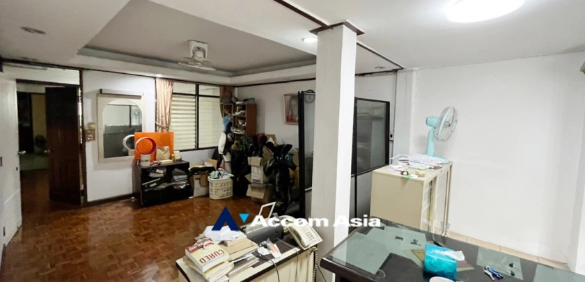 13  3 br Townhouse for rent and sale in Sukhumvit ,Bangkok BTS Phrom Phong AA13908