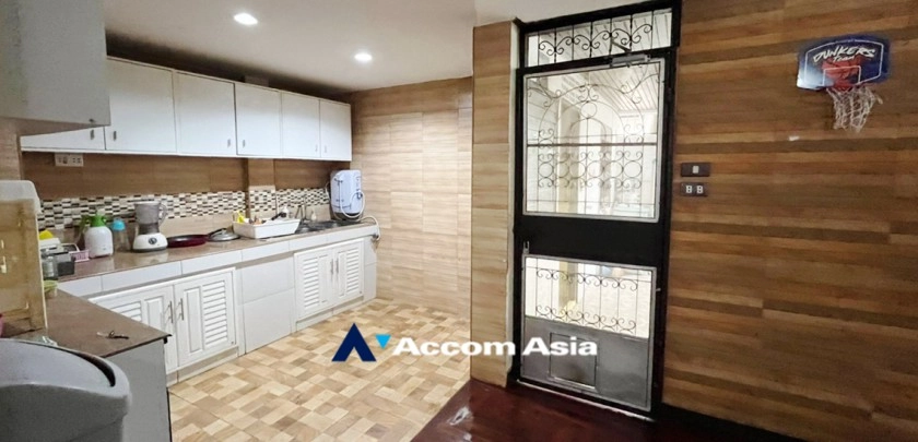 7  3 br Townhouse for rent and sale in Sukhumvit ,Bangkok BTS Phrom Phong AA13908