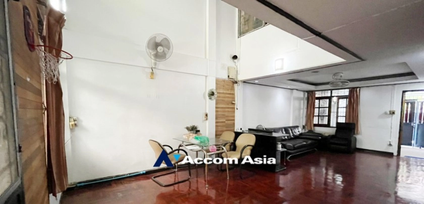 5  3 br Townhouse for rent and sale in Sukhumvit ,Bangkok BTS Phrom Phong AA13908