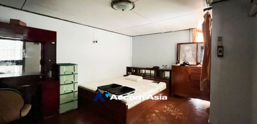 12  3 br Townhouse for rent and sale in Sukhumvit ,Bangkok BTS Phrom Phong AA13908