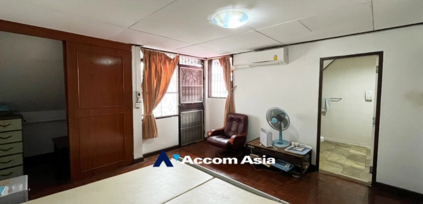 9  3 br Townhouse for rent and sale in Sukhumvit ,Bangkok BTS Phrom Phong AA13908
