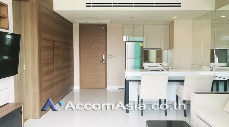 unit 1 Bedroom  Condominium For Rent in Silom, Bangkok  near BTS Chong Nonsi (AA13909)