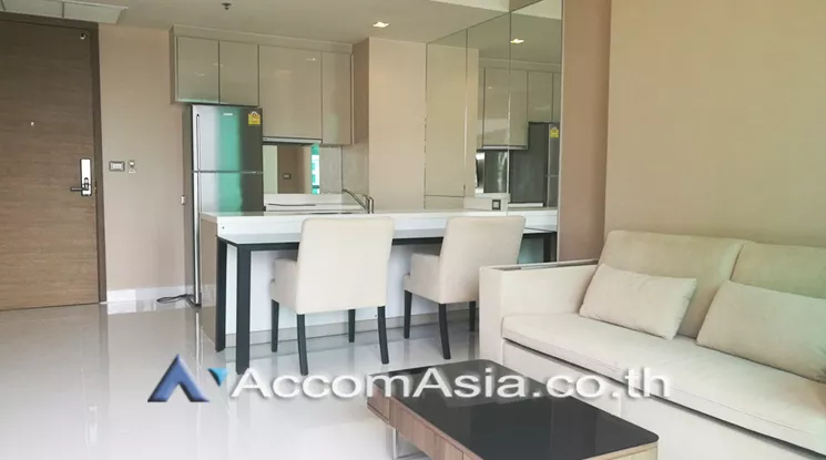  1 Bedroom  Condominium For Rent in Silom, Bangkok  near BTS Chong Nonsi (AA13909)