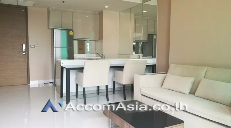 unit 1 Bedroom  Condominium For Rent in Silom, Bangkok  near BTS Chong Nonsi (AA13909)