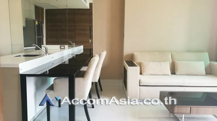 unit 1 Bedroom  Condominium For Rent in Silom, Bangkok  near BTS Chong Nonsi (AA13909)