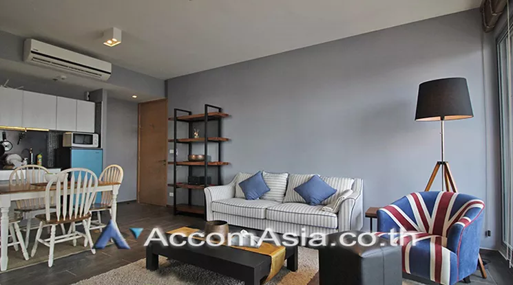 unit 2 Bedrooms  Condominium For Rent in Sukhumvit, Bangkok  near BTS Ekkamai (AA13910)
