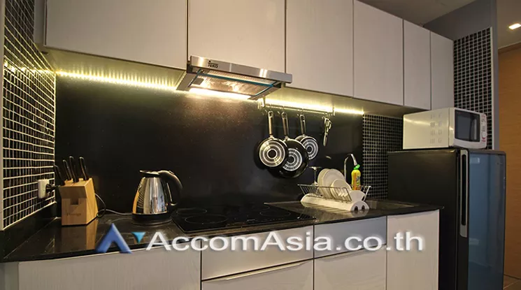 unit 2 Bedrooms  Condominium For Rent in Sukhumvit, Bangkok  near BTS Ekkamai (AA13910)