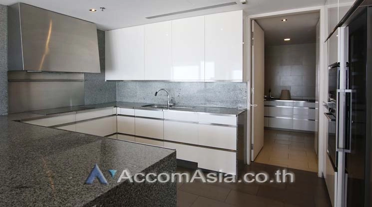 unit Bright house with spacious layout in the Sathorn area (AA13934)