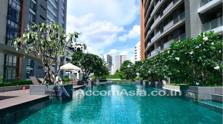  Apartment For Rent in Ploenchit, Bangkok  near BTS Ploenchit (AA13940)