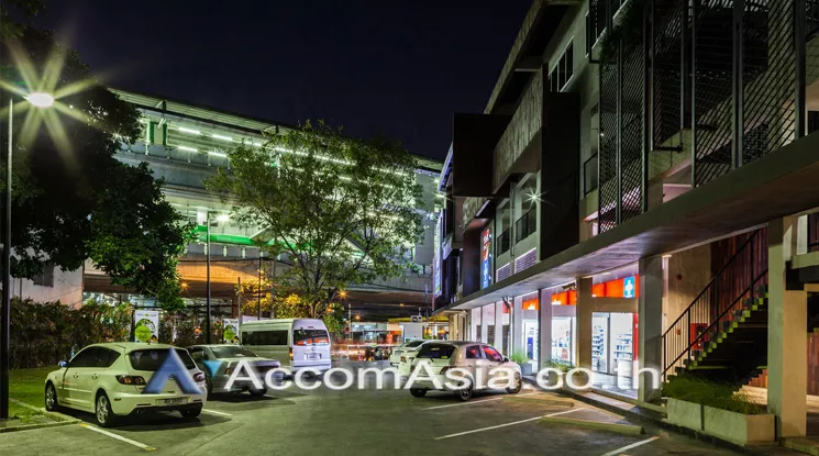  Retail / showroom For Rent in Bangna, Bangkok  near BTS Udomsuk (AA13974)