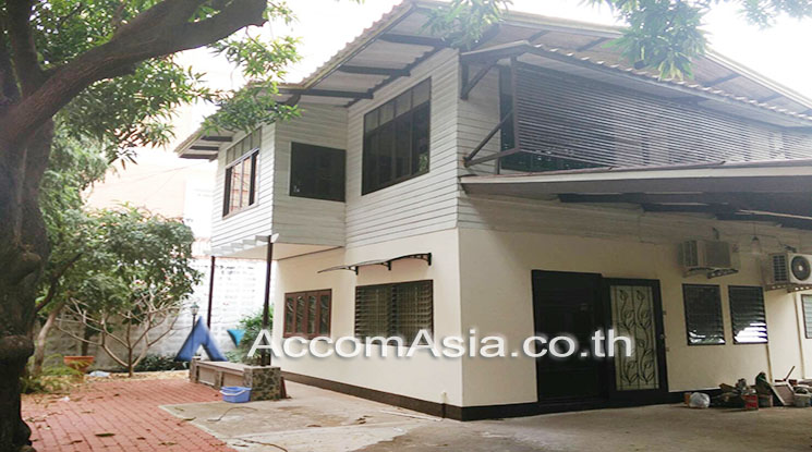Home Office |  3 Bedrooms  House For Rent & Sale in Sathorn, Bangkok  near BTS Chong Nonsi (90452)