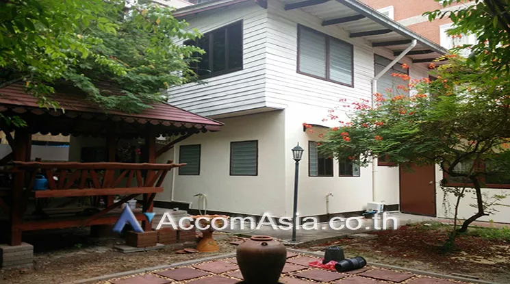 Home Office |  3 Bedrooms  House For Rent & Sale in Sathorn, Bangkok  near BTS Chong Nonsi (90452)