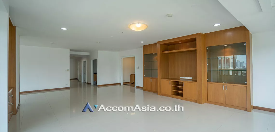 unit 3 Bedrooms  Apartment For Rent in Sukhumvit, Bangkok  near BTS Phrom Phong (AA14075)