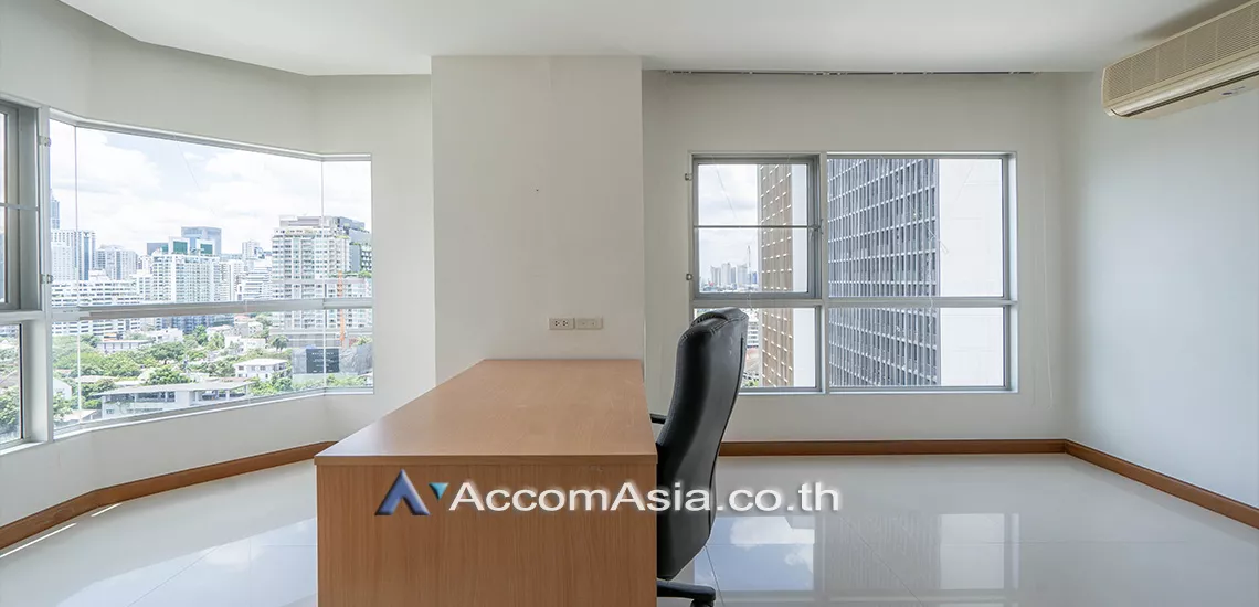 6  3 br Apartment For Rent in Sukhumvit ,Bangkok BTS Phrom Phong at High rise building AA14075