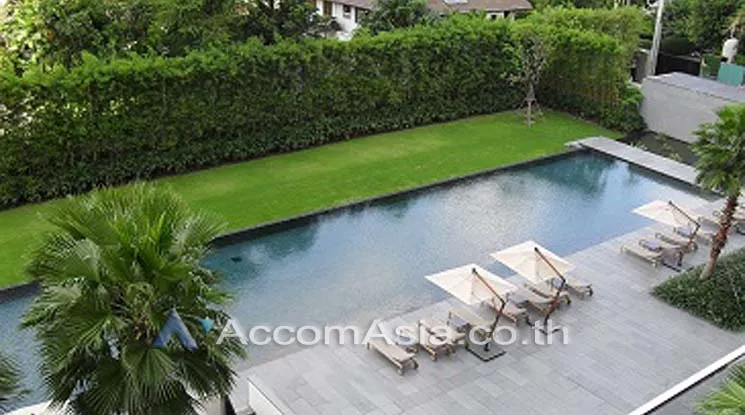  3 Bedrooms  Condominium For Sale in Sathorn, Bangkok  near BTS Chong Nonsi - MRT Lumphini (AA14092)